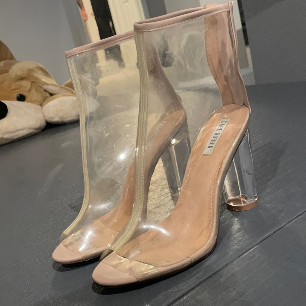 Cape Robbins Clear Boots
